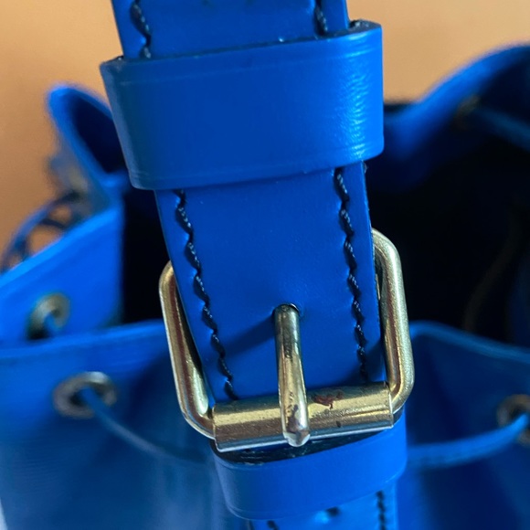 Authentic Louis Vuitton Epi Bucket - Picture 9 of 16